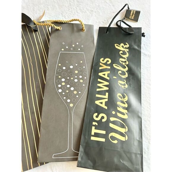 Set up for wine bottle gift bags - perfect for the holidays and New Year’s - bla - Picture 4 of 4